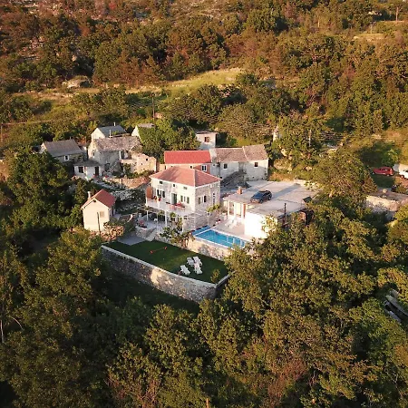 House Marinka * Žrnovnica