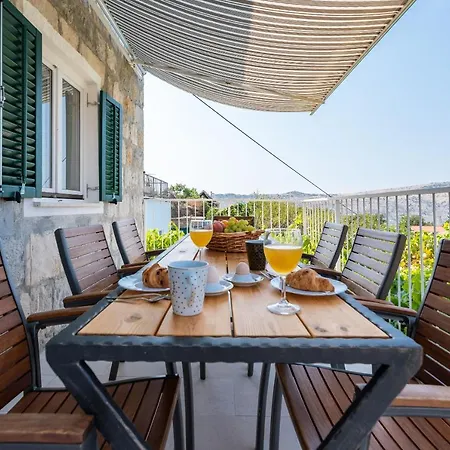 House Marinka Ferienhaus Žrnovnica