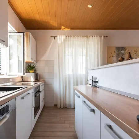 House Marinka Ferienhaus Žrnovnica