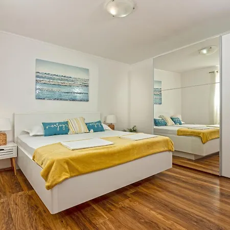 House Marinka Ferienhaus Žrnovnica