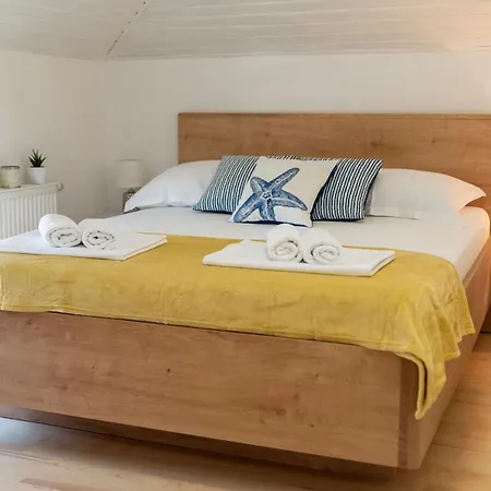 House Marinka * Žrnovnica